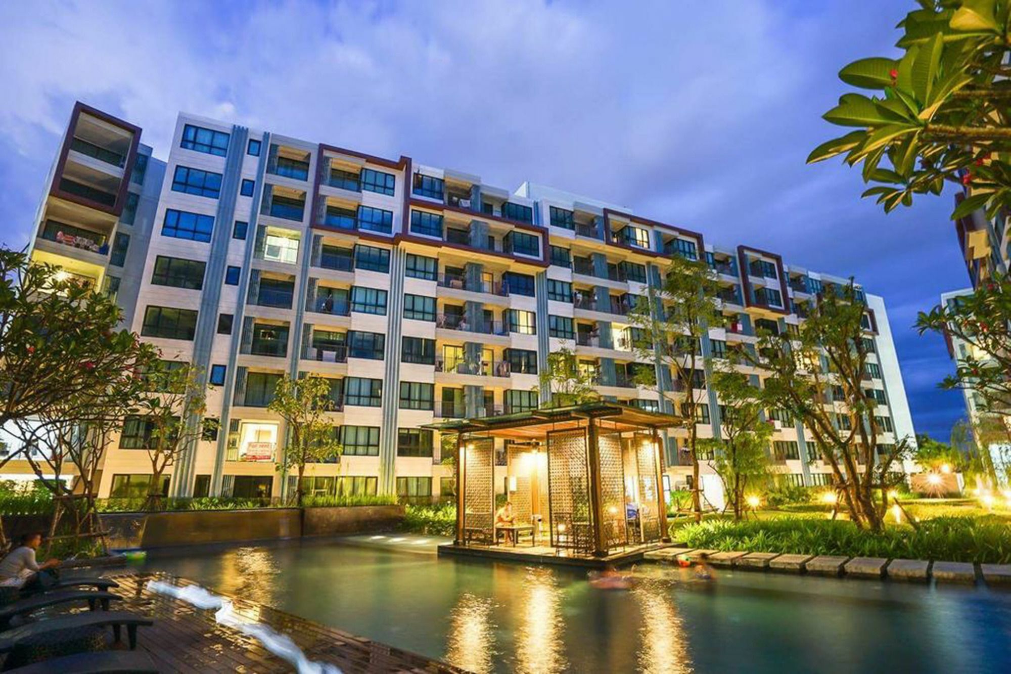Centrio Nearby Central 푸껫 외부 사진